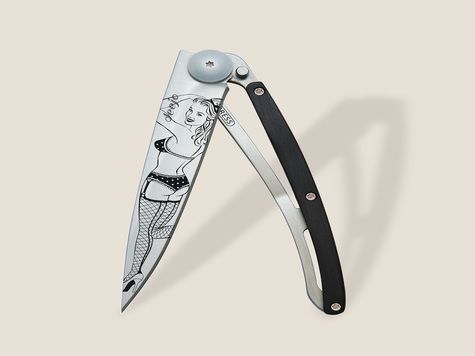 Deejo 37g, Ebenholz / Pin up