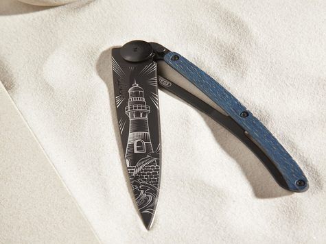 Deejo 37g, Blaues Buchenholz / Leuchtturm